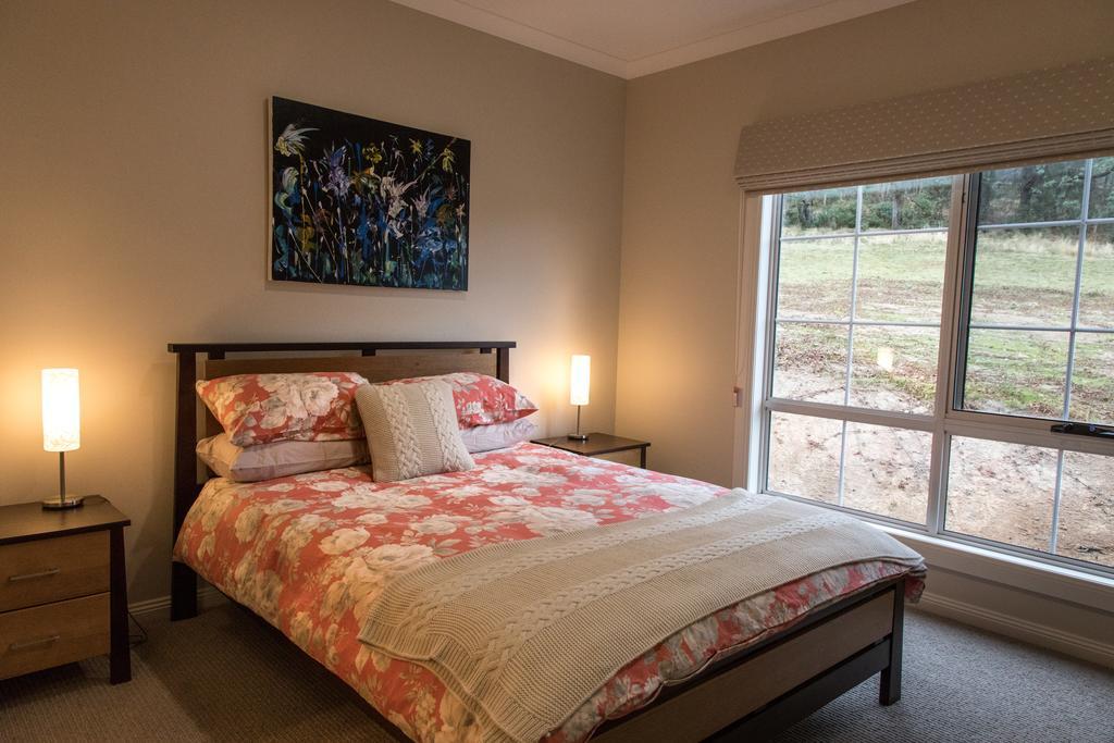 Mountain Blue Guest House เดโลเรน ภายนอก รูปภาพ